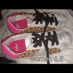 Justice sports shoes